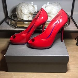 Alexander McQueen Heart Peep Toe Pumps Shoes